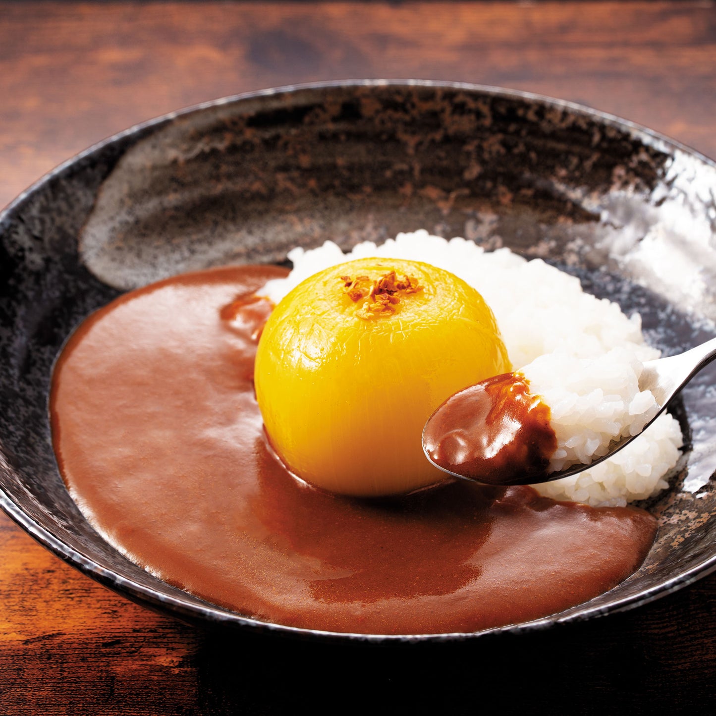 淡路島玉ねぎカレー｜淡路島産玉ねぎの甘みとコクを味わうレトルトカレー