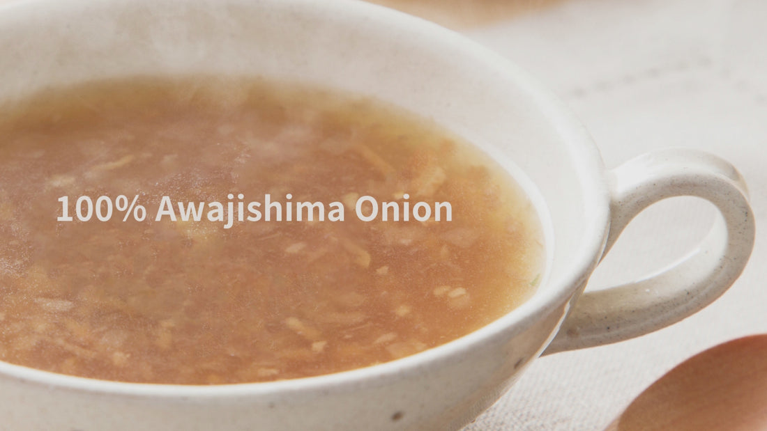 湯気の立つ玉ねぎスープからポタージュ、淡路たまねぎスープへと移り、7000万食突破の淡路島定番スープ4種が順番に現れる動画