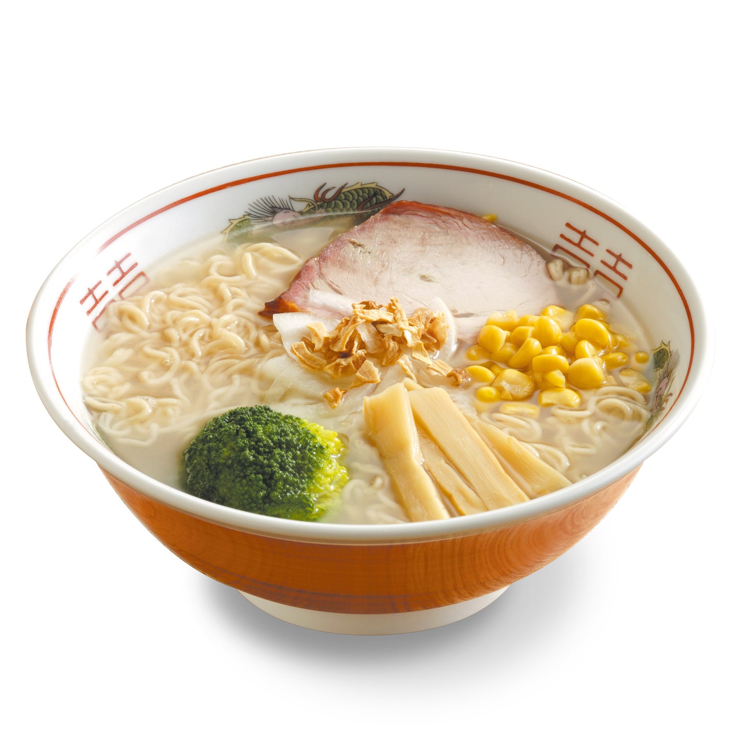 玉葱ラーメンを中華柄の器にいれ、玉ねぎなどの具をトッピング。玉ねぎの甘さがアクセントになるラーメン
